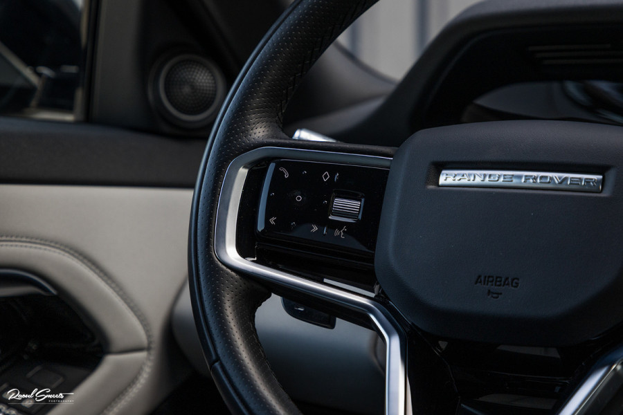 Land Rover Range Rover Evoque 1.5 P300e AWD R-Dynamic SE | Panorama dak | Adaptieve cruise | Apple carplay | 20 inch |