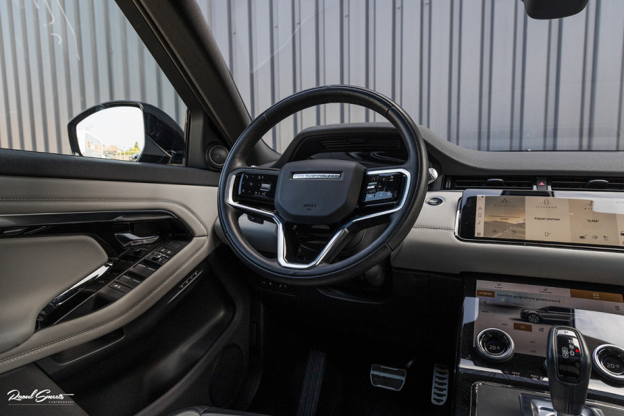Land Rover Range Rover Evoque 1.5 P300e AWD R-Dynamic SE | Panorama dak | Adaptieve cruise | Apple carplay | 20 inch |