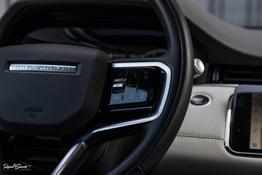 Land Rover Range Rover Evoque 1.5 P300e AWD R-Dynamic SE | Panorama dak | Adaptieve cruise | Apple carplay | 20 inch |