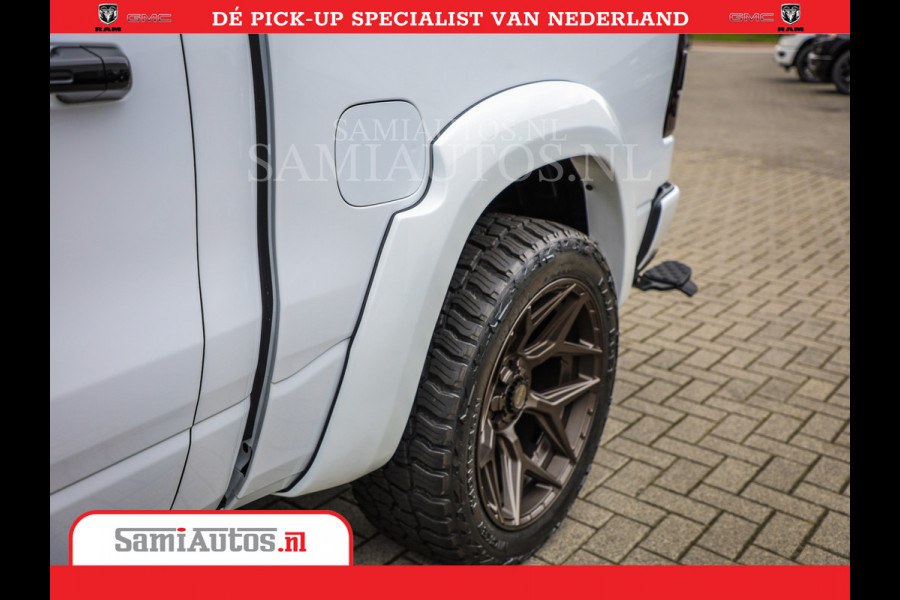 Dodge Ram 1500 Laramie Night | V8 5,7 402HP | Krachtige Hemi | Comfortabele Dubbele Cabine met Royale 5 Zitplaatsen | BPM vrij | Nu Leverbaar uit Voorraad | Voorraad Nr 2015 - 4725
