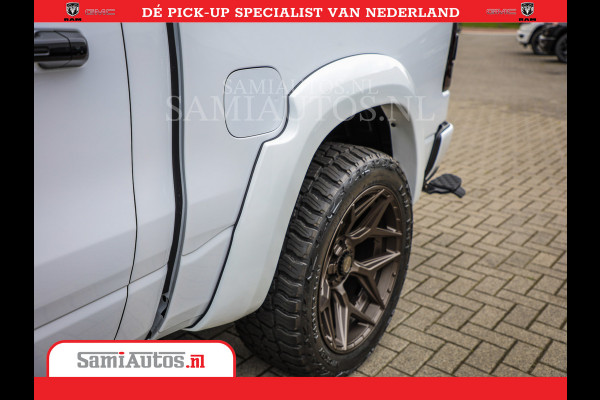 Dodge Ram 1500 Laramie Night | V8 5,7 402HP | Krachtige Hemi | Comfortabele Dubbele Cabine met Royale 5 Zitplaatsen | BPM vrij | Nu Leverbaar uit Voorraad | Voorraad Nr 2015 - 4725