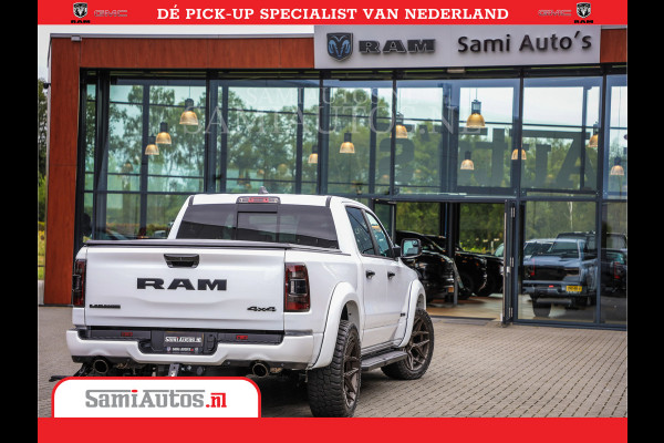 Dodge Ram 1500 Laramie Night | V8 5,7 402HP | Krachtige Hemi | Comfortabele Dubbele Cabine met Royale 5 Zitplaatsen | BPM vrij | Nu Leverbaar uit Voorraad | Voorraad Nr 2015 - 4725