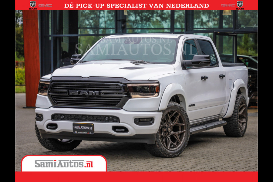 Dodge Ram 1500 Laramie Night | V8 5,7 402HP | Krachtige Hemi | Comfortabele Dubbele Cabine met Royale 5 Zitplaatsen | BPM vrij | Nu Leverbaar uit Voorraad | Voorraad Nr 2015 - 4725