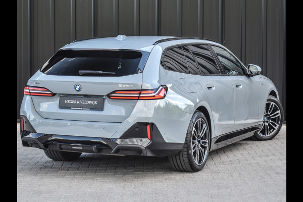 BMW 5 Serie Touring 530e xDrive M Sport | DRIVING ASS. PLUS | HARMAN KARDON | ELEKTR. TREKHAAK | ACHTERUITRIJ CAMERA | AMBIANCE VERLICHTING