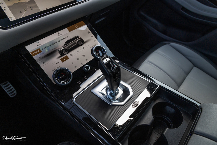 Land Rover Range Rover Evoque 1.5 P300e AWD R-Dynamic SE | Panorama dak | Adaptieve cruise | Apple carplay | 20 inch |