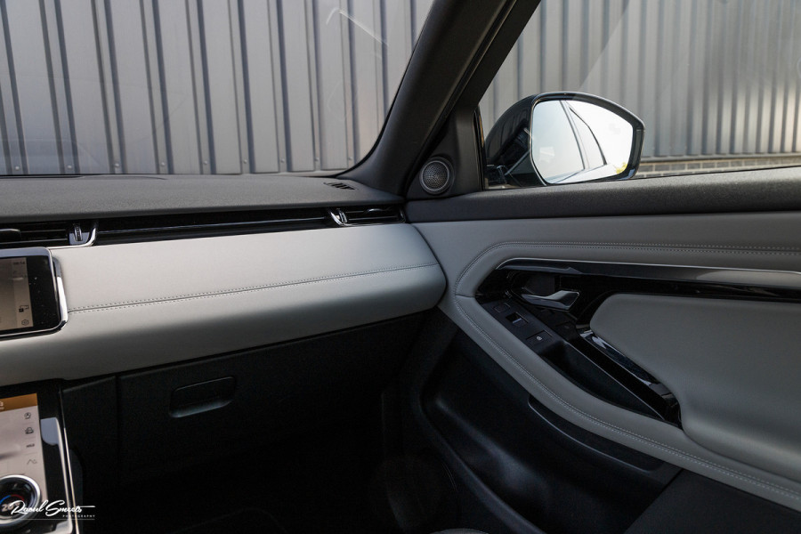 Land Rover Range Rover Evoque 1.5 P300e AWD R-Dynamic SE | Panorama dak | Adaptieve cruise | Apple carplay | 20 inch |