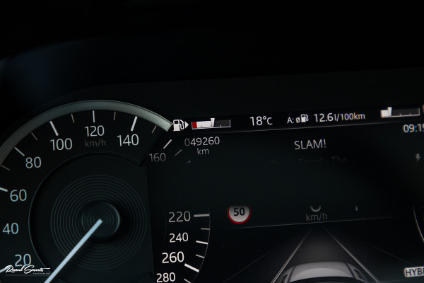 Land Rover Range Rover Evoque 1.5 P300e AWD R-Dynamic SE | Panorama dak | Adaptieve cruise | Apple carplay | 20 inch |