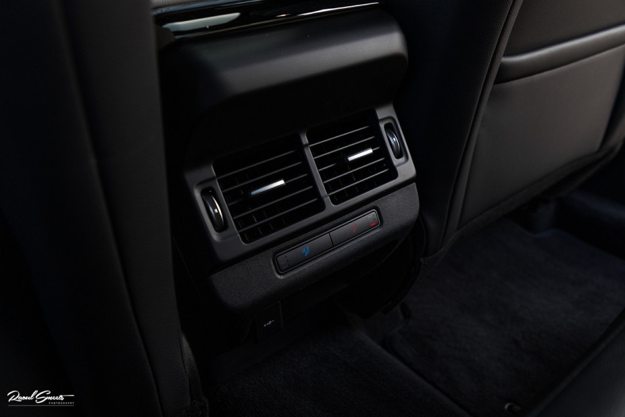Land Rover Range Rover Evoque 1.5 P300e AWD R-Dynamic SE | Panorama dak | Adaptieve cruise | Apple carplay | 20 inch |
