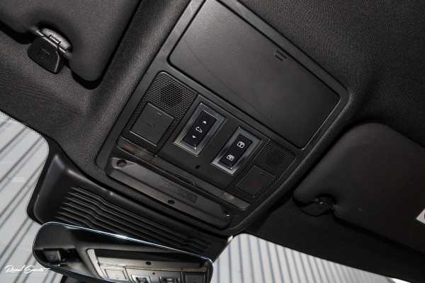Land Rover Range Rover Evoque 1.5 P300e AWD R-Dynamic SE | Panorama dak | Adaptieve cruise | Apple carplay | 20 inch |