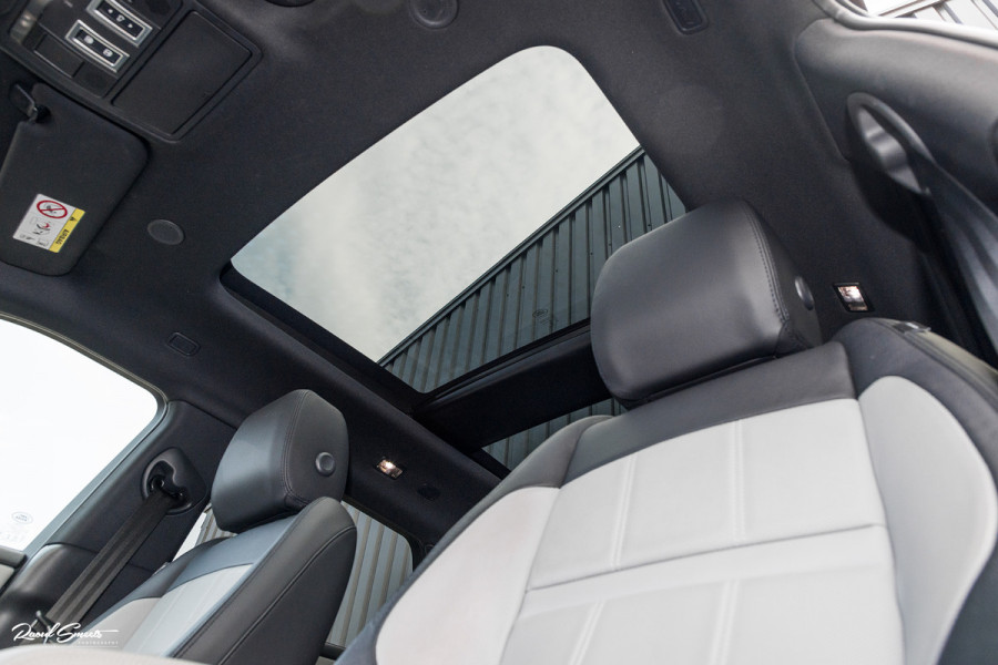 Land Rover Range Rover Evoque 1.5 P300e AWD R-Dynamic SE | Panorama dak | Adaptieve cruise | Apple carplay | 20 inch |