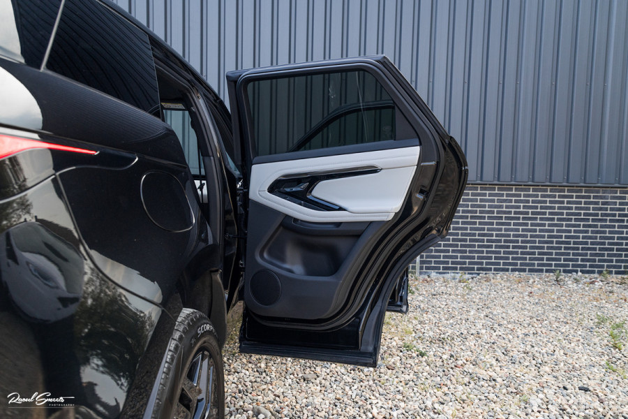 Land Rover Range Rover Evoque 1.5 P300e AWD R-Dynamic SE | Panorama dak | Adaptieve cruise | Apple carplay | 20 inch |