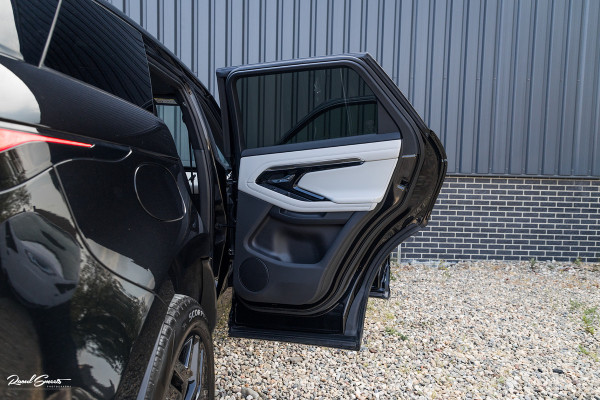 Land Rover Range Rover Evoque 1.5 P300e AWD R-Dynamic SE | Panorama dak | Adaptieve cruise | Apple carplay | 20 inch |