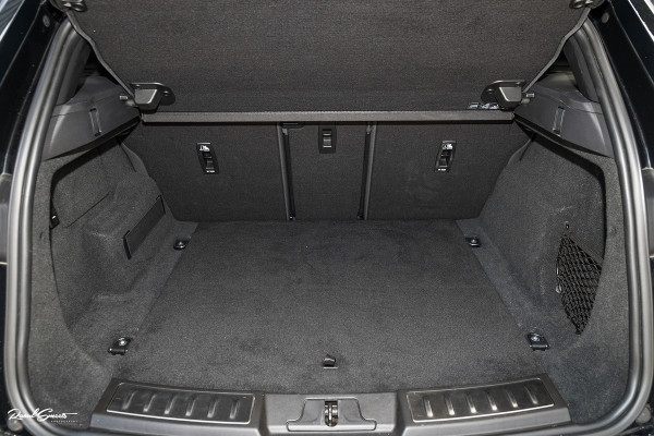Land Rover Range Rover Evoque 1.5 P300e AWD R-Dynamic SE | Panorama dak | Adaptieve cruise | Apple carplay | 20 inch |