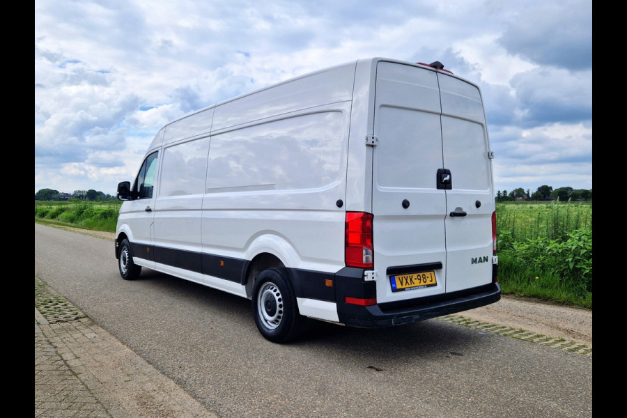 Volkswagen Crafter 35 2.0 TDI L4H3 - 140 Pk - Euro 6 - ParkeerCamera - Airco - AppleCarplay AndroidAuto