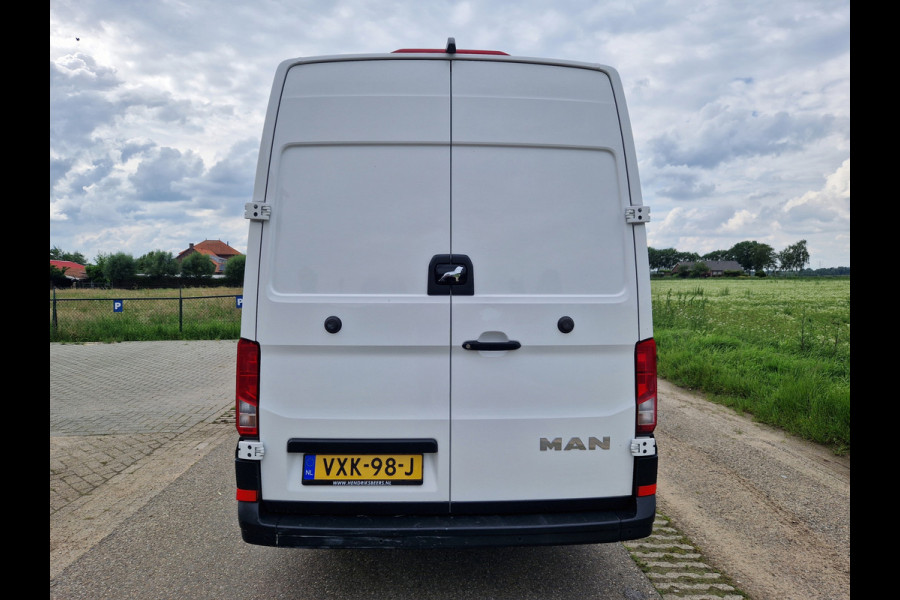 Volkswagen Crafter 35 2.0 TDI L4H3 - 140 Pk - Euro 6 - ParkeerCamera - Airco - AppleCarplay AndroidAuto