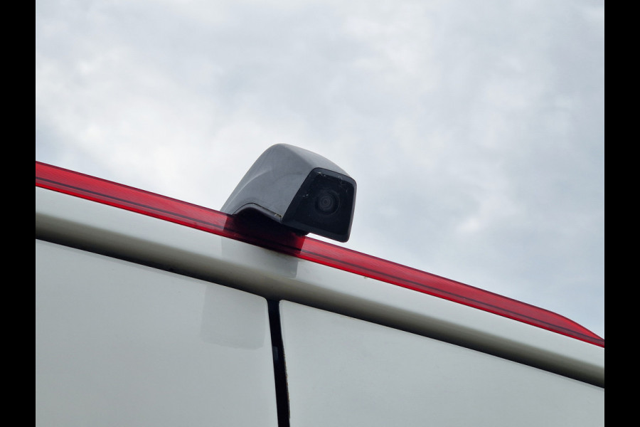 Volkswagen Crafter 35 2.0 TDI L4H3 - 140 Pk - Euro 6 - ParkeerCamera - Airco - AppleCarplay AndroidAuto