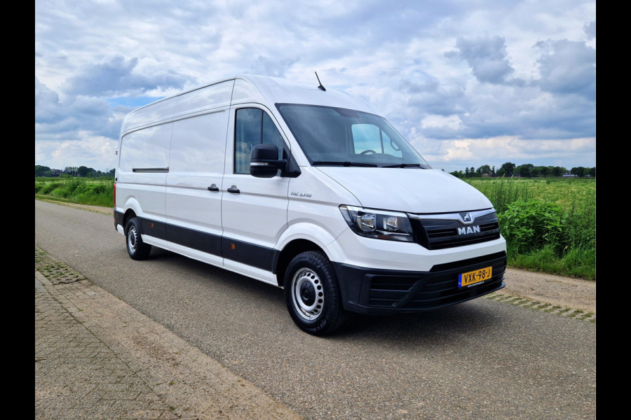 Volkswagen Crafter 35 2.0 TDI L4H3 - 140 Pk - Euro 6 - ParkeerCamera - Airco - AppleCarplay AndroidAuto