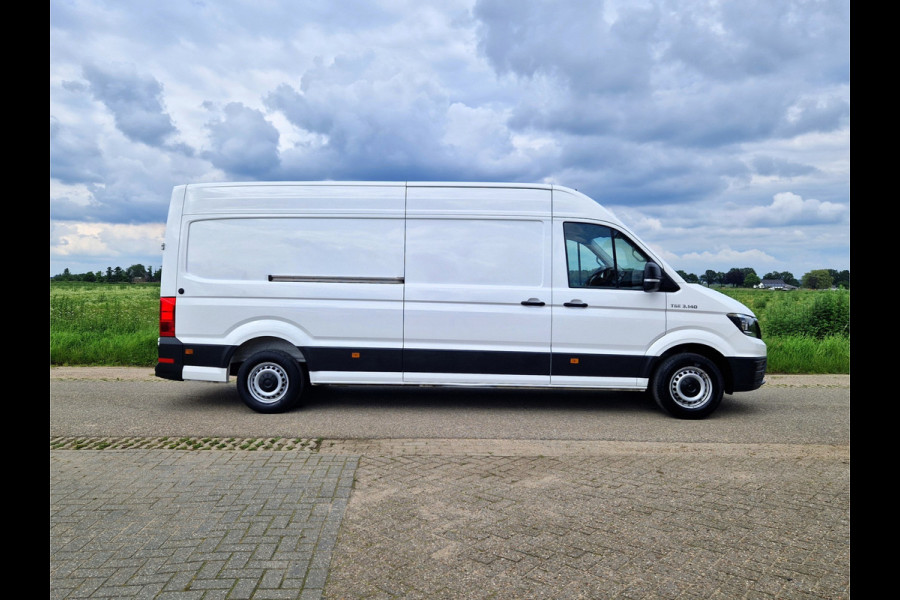 Volkswagen Crafter 35 2.0 TDI L4H3 - 140 Pk - Euro 6 - ParkeerCamera - Airco - AppleCarplay AndroidAuto
