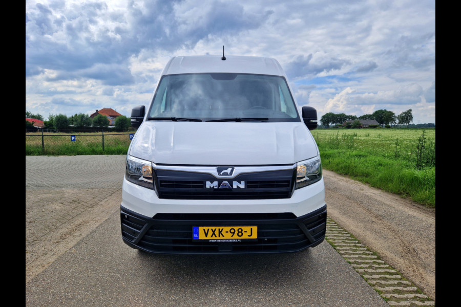 Volkswagen Crafter 35 2.0 TDI L4H3 - 140 Pk - Euro 6 - ParkeerCamera - Airco - AppleCarplay AndroidAuto