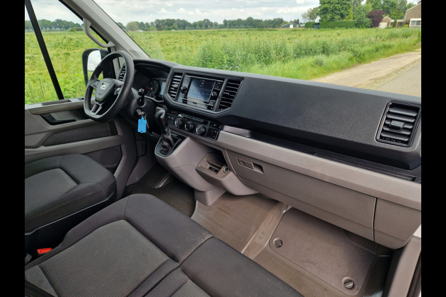 Volkswagen Crafter 35 2.0 TDI L4H3 - 140 Pk - Euro 6 - ParkeerCamera - Airco - AppleCarplay AndroidAuto