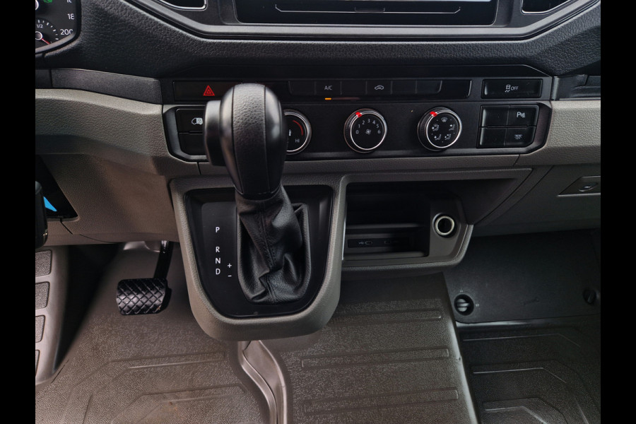 Volkswagen Crafter 35 2.0 TDI L4H3 - 140 Pk - Euro 6 - ParkeerCamera - Airco - AppleCarplay AndroidAuto
