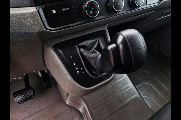 Volkswagen Crafter 35 2.0 TDI L4H3 - 140 Pk - Euro 6 - ParkeerCamera - Airco - AppleCarplay AndroidAuto