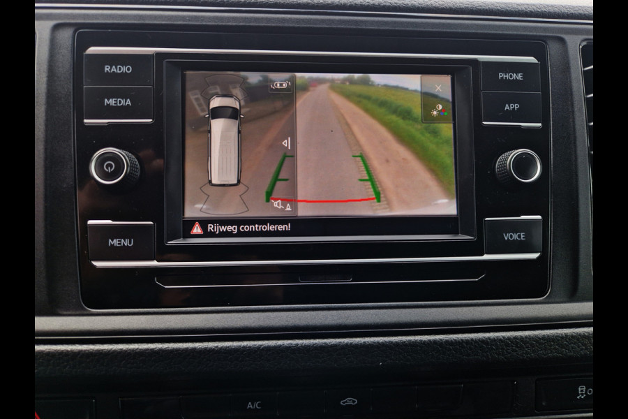 Volkswagen Crafter 35 2.0 TDI L4H3 - 140 Pk - Euro 6 - ParkeerCamera - Airco - AppleCarplay AndroidAuto