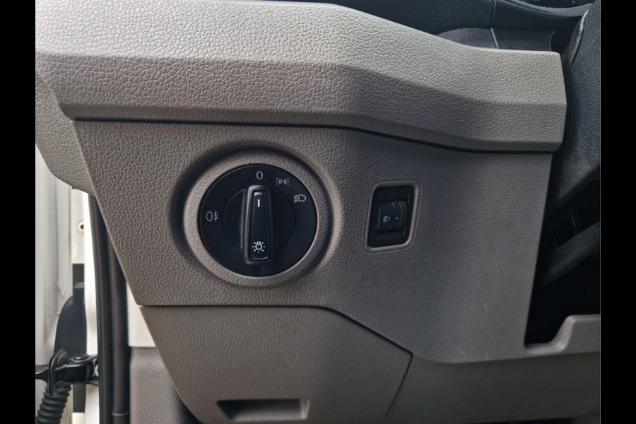 Volkswagen Crafter 35 2.0 TDI L4H3 - 140 Pk - Euro 6 - ParkeerCamera - Airco - AppleCarplay AndroidAuto