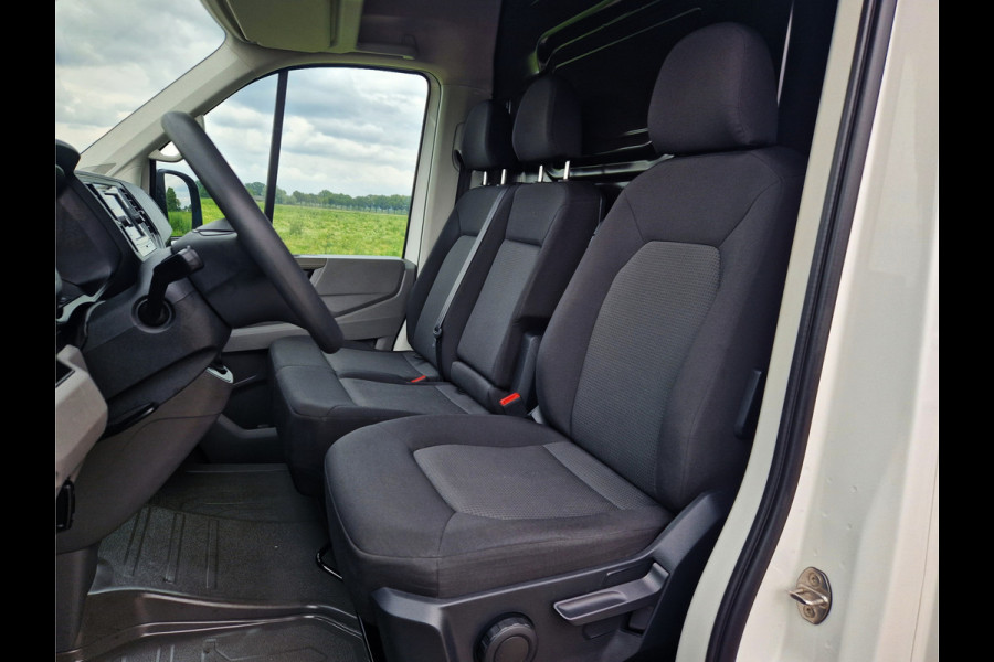 Volkswagen Crafter 35 2.0 TDI L4H3 - 140 Pk - Euro 6 - ParkeerCamera - Airco - AppleCarplay AndroidAuto