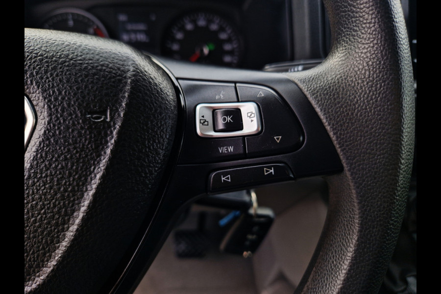Volkswagen Crafter 35 2.0 TDI L4H3 - 140 Pk - Euro 6 - ParkeerCamera - Airco - AppleCarplay AndroidAuto