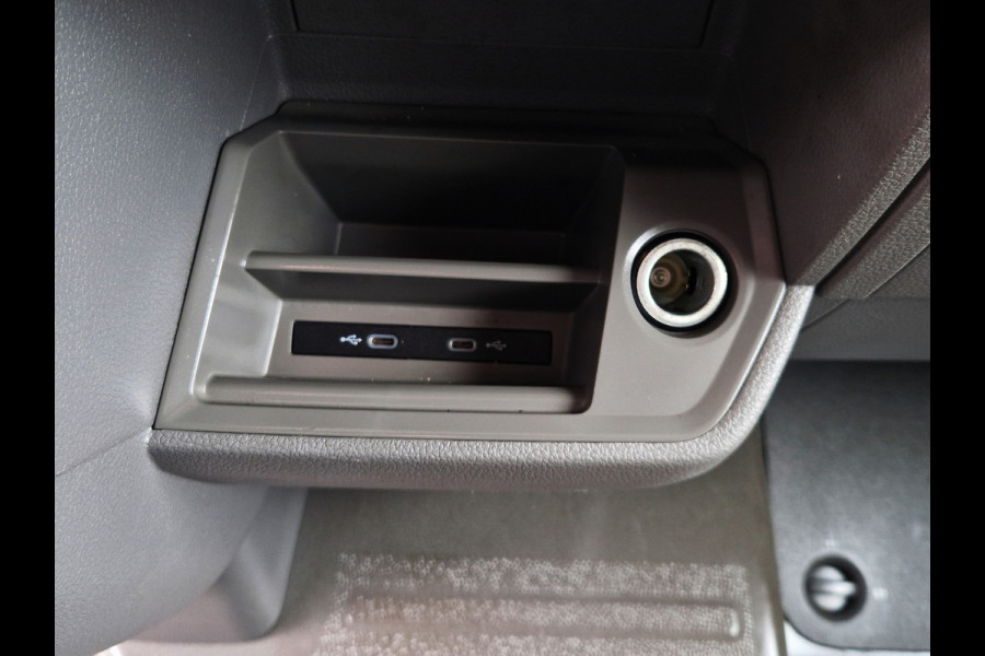 Volkswagen Crafter 35 2.0 TDI L4H3 - 140 Pk - Euro 6 - ParkeerCamera - Airco - AppleCarplay AndroidAuto