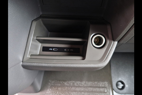 Volkswagen Crafter 35 2.0 TDI L4H3 - 140 Pk - Euro 6 - ParkeerCamera - Airco - AppleCarplay AndroidAuto