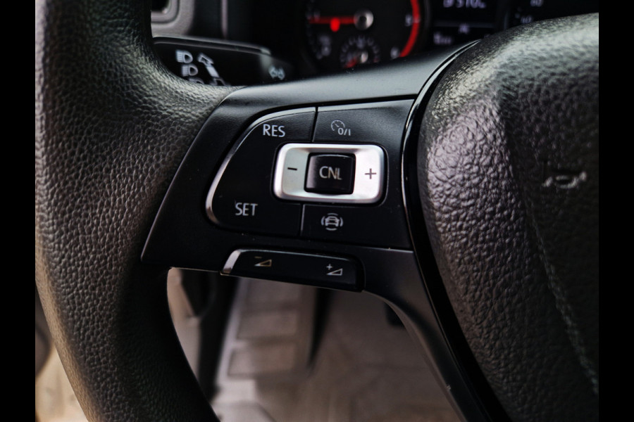 Volkswagen Crafter 35 2.0 TDI L4H3 - 140 Pk - Euro 6 - ParkeerCamera - Airco - AppleCarplay AndroidAuto