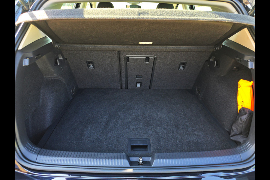 Volkswagen Golf 1.5 TSI - 130 Pk - Euro 6 - ACC - Navi - AppleCarplay AndroidAuto