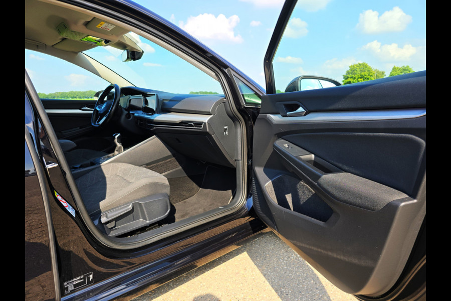 Volkswagen Golf 1.5 TSI - 130 Pk - Euro 6 - ACC - Navi - AppleCarplay AndroidAuto