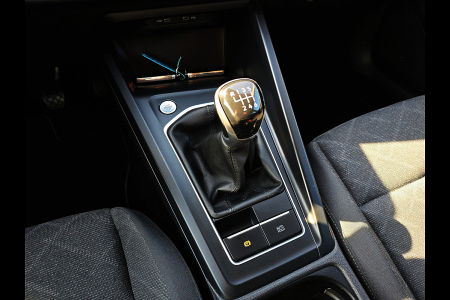 Volkswagen Golf 1.5 TSI - 130 Pk - Euro 6 - ACC - Navi - AppleCarplay AndroidAuto