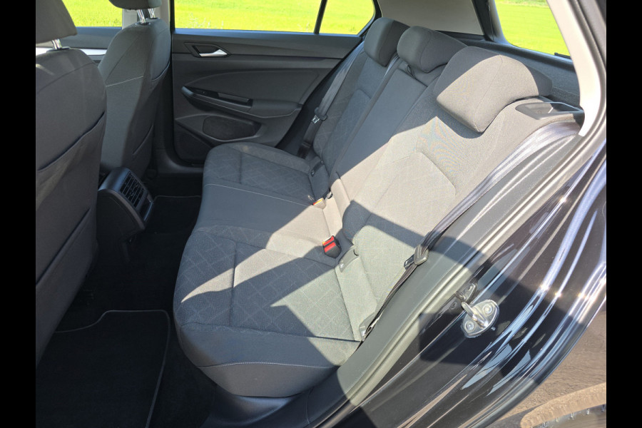 Volkswagen Golf 1.5 TSI - 130 Pk - Euro 6 - ACC - Navi - AppleCarplay AndroidAuto