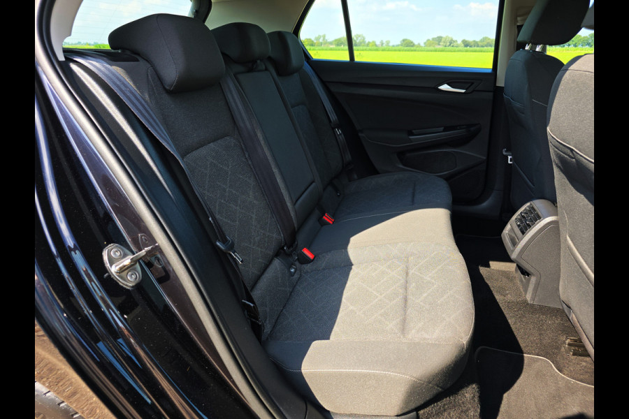 Volkswagen Golf 1.5 TSI - 130 Pk - Euro 6 - ACC - Navi - AppleCarplay AndroidAuto