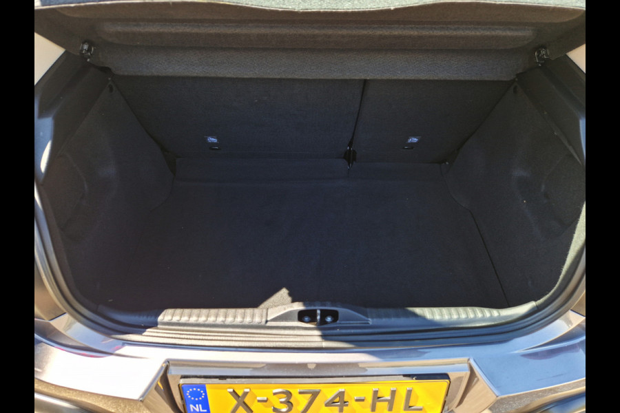 Citroën C3 1.2 PureTech C-Series - 110 Pk - Euro 6 - Navi - AppleCarplay AndroidAuto - Climate Control