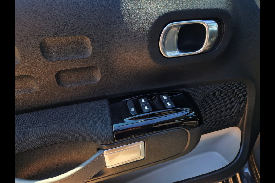 Citroën C3 1.2 PureTech C-Series - 110 Pk - Euro 6 - Navi - AppleCarplay AndroidAuto - Climate Control