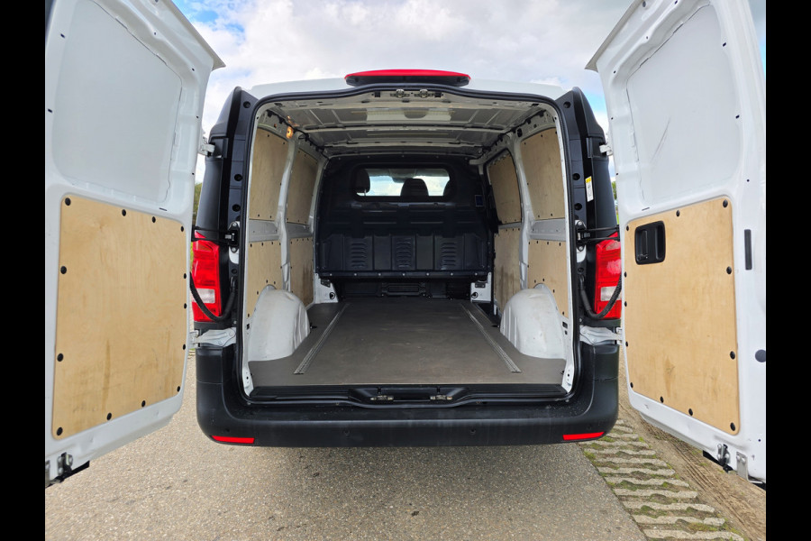 Mercedes-Benz Vito 116 CDI Lang L2 H1 - 160 Pk - Euro 6 - AUTOMAAT - Navi - ParkeerCamera - StoelVerwarming