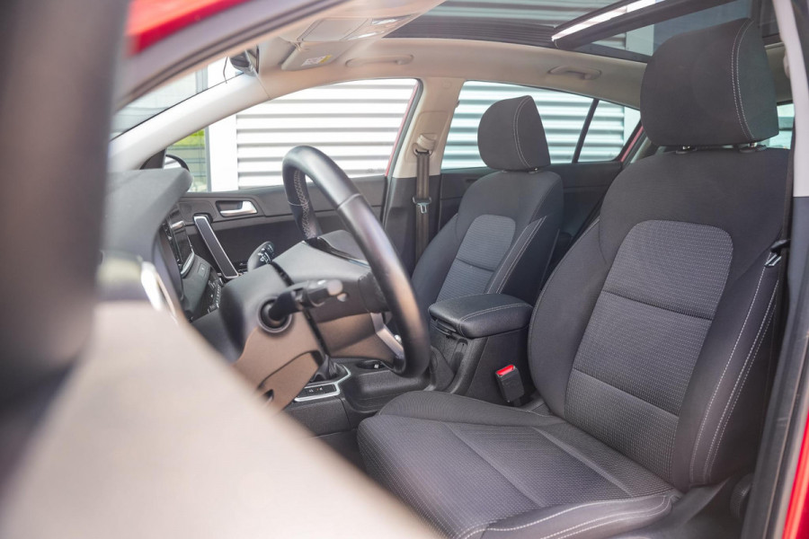 Kia Sportage 1.6 GDI DynamicLine GT Line Panoramadak Lane Assist LED Clima Cruise Camera