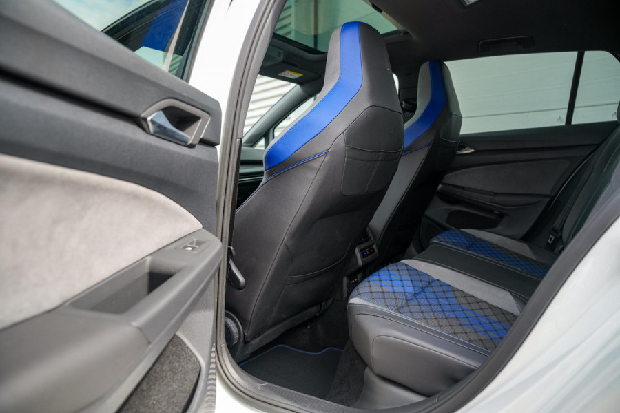 Volkswagen Golf 2.0 TSI R 4Motion Panodak Maxton Camera DAB+ ACC Decat Dode Hoek Stuurverw. Alcantara