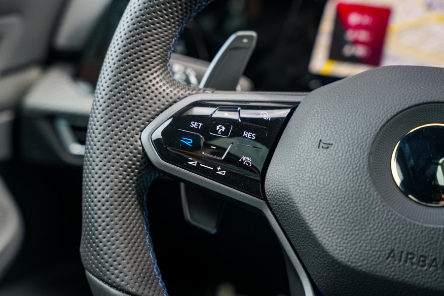 Volkswagen Golf 2.0 TSI R 4Motion Panodak Maxton Camera DAB+ ACC Decat Dode Hoek Stuurverw. Alcantara