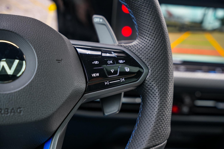 Volkswagen Golf 2.0 TSI R 4Motion Panodak Maxton Camera DAB+ ACC Decat Dode Hoek Stuurverw. Alcantara