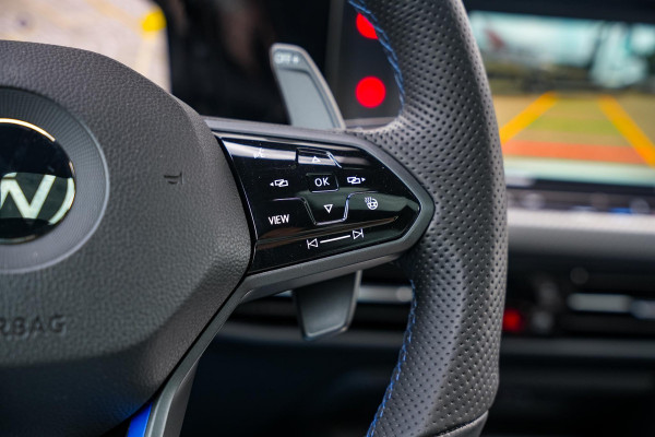 Volkswagen Golf 2.0 TSI R 4Motion Panodak Maxton Camera DAB+ ACC Decat Dode Hoek Stuurverw. Alcantara