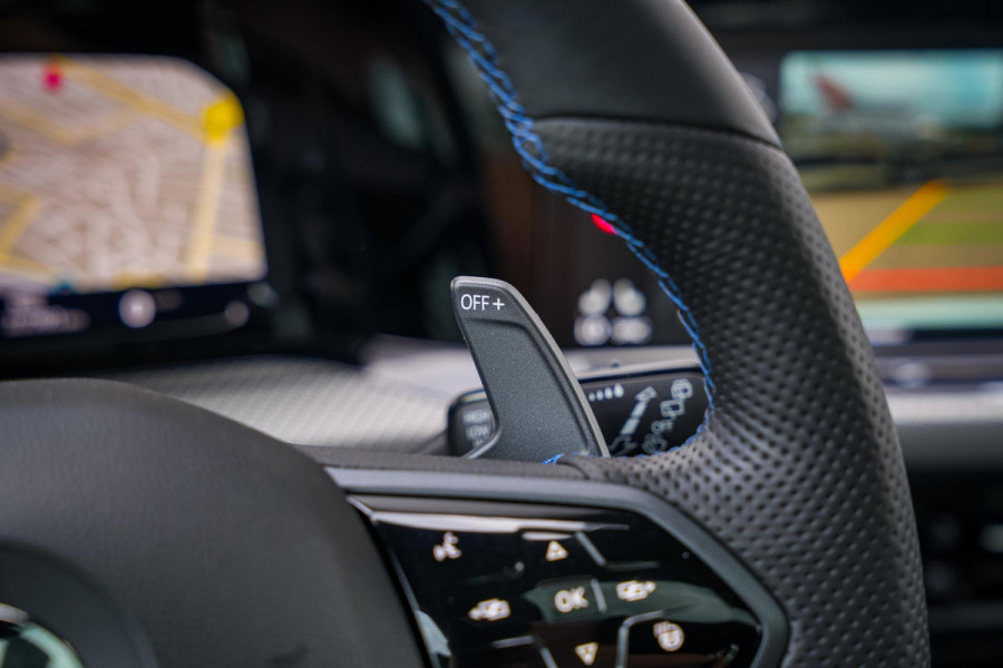 Volkswagen Golf 2.0 TSI R 4Motion Panodak Maxton Camera DAB+ ACC Decat Dode Hoek Stuurverw. Alcantara