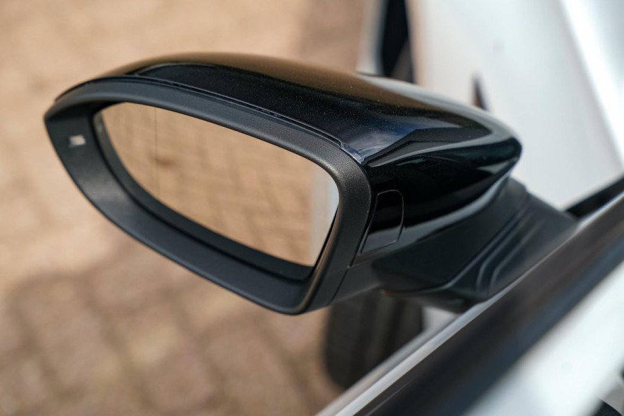 Volkswagen Golf 2.0 TSI R 4Motion Panodak Maxton Camera DAB+ ACC Decat Dode Hoek Stuurverw. Alcantara