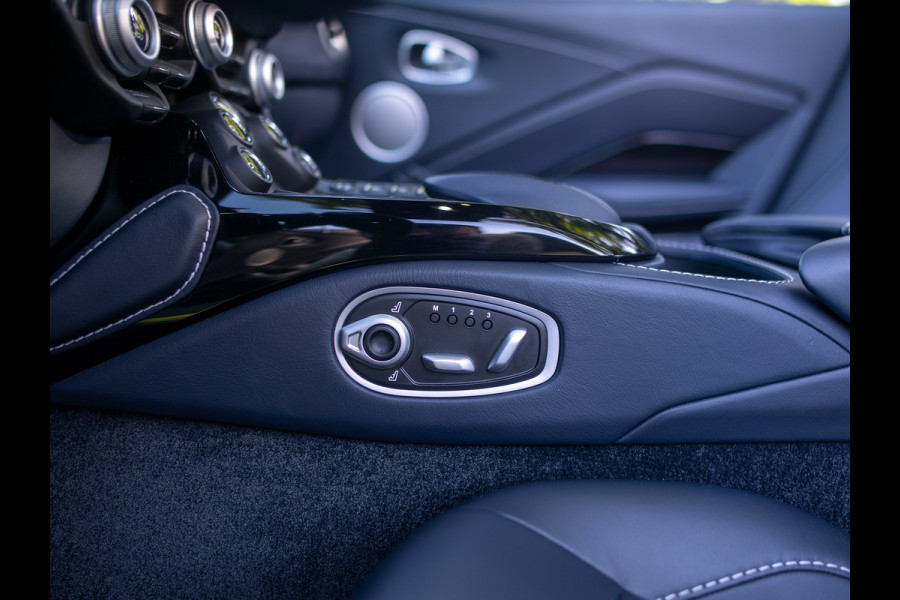 Aston Martin Vantage Roadster 4.0 V8 | Premium audio | 360 cam | Q-color | Caribbean Blue Pearl