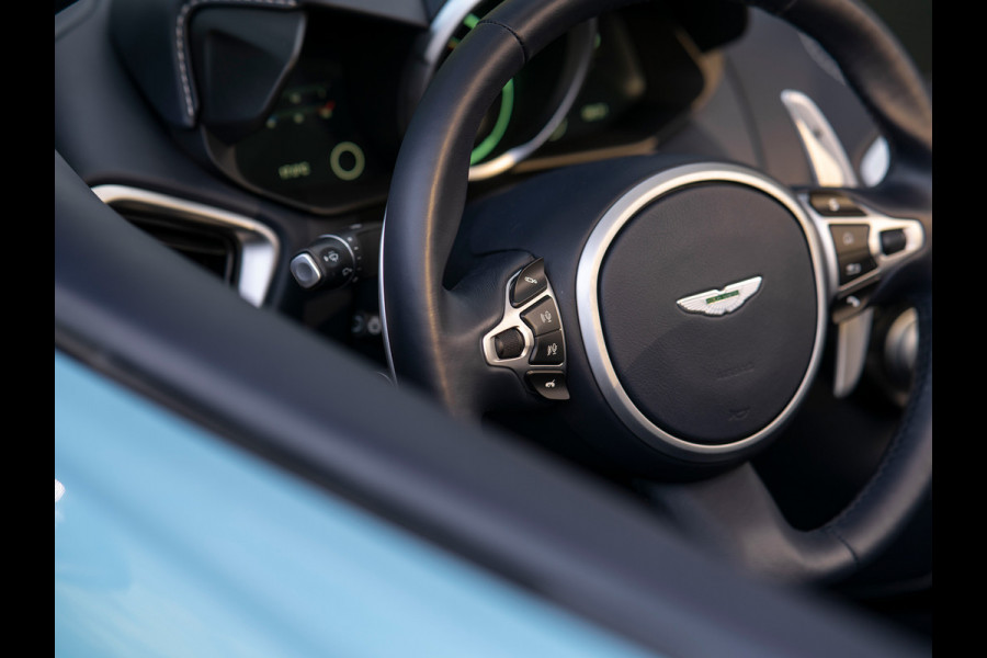 Aston Martin Vantage Roadster 4.0 V8 | Premium audio | 360 cam | Q-color | Caribbean Blue Pearl